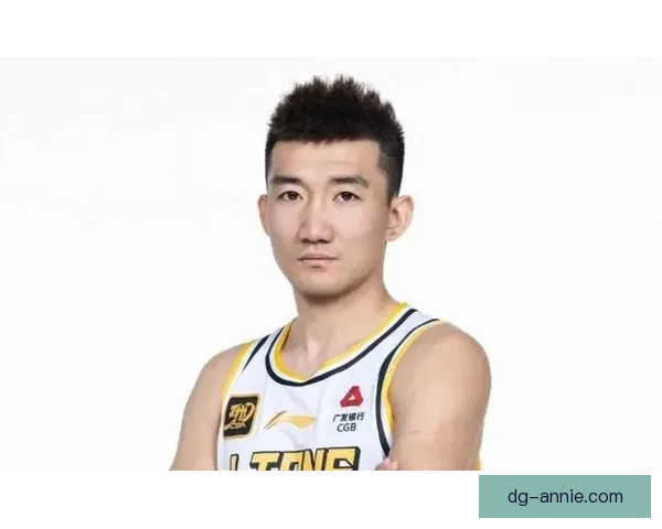 孙铭徽久违首发低迷末节遭弃用